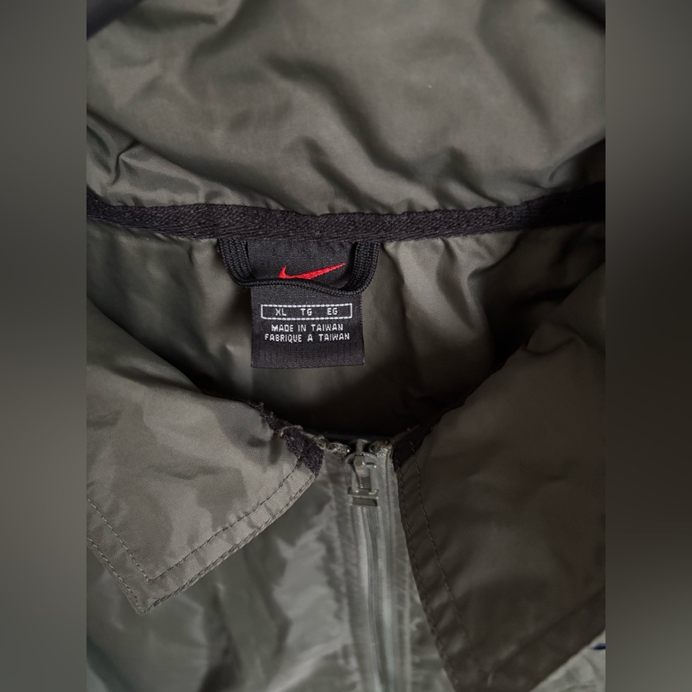jacket for the cold brand nike for men - Picture 6 of 6